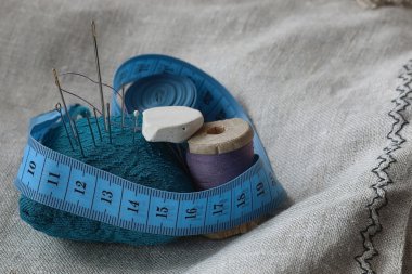 İğne iplik dikiş santimetre tüm