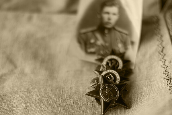 Медали Второй мировой войны портсигар и фотографии
