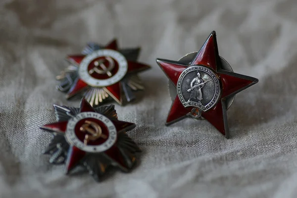 Front hundred grams of vodka memory of awards and medals of World War II — Stock Photo, Image