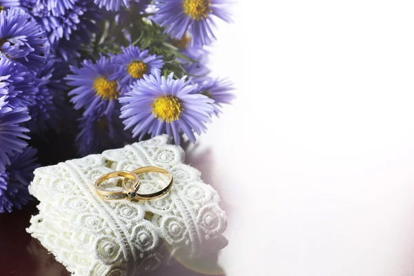 Wilde bloemen boeket ringen — Stockfoto