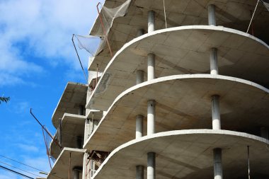 bina inşaat vinç gökyüzü