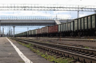 tren istasyonunda izlemek