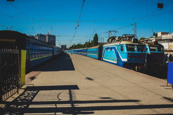 Passagierteil Eines Bahnhofs Odessa Ukraine Mit Einem Leeren Bahnsteig Und — Stockfoto