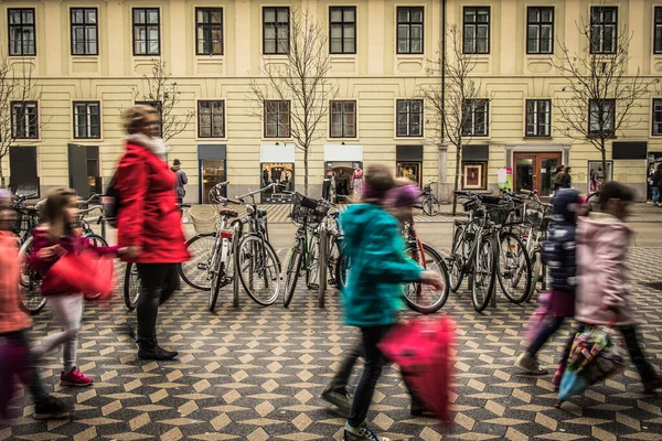 Bicycles Used Commuting Parked City Street Group Children Kindergarten Passing — Stock Photo, Image