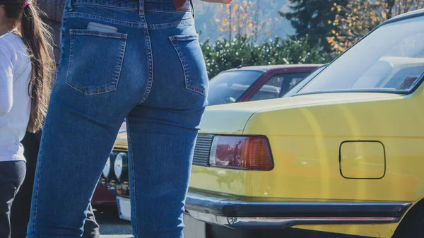 Low Profile Photo Girl Her Ass Jeans Front Trunk Old — Zdjęcie stockowe