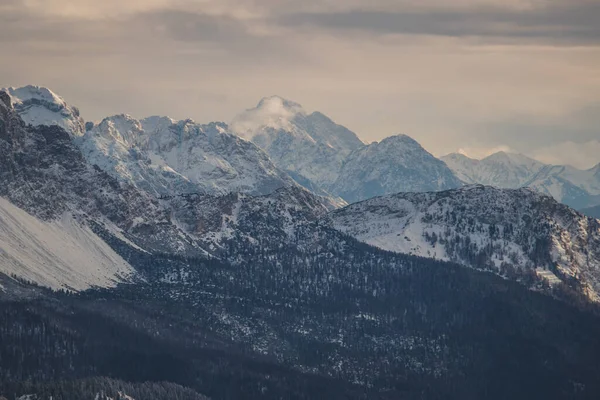 Montanhas Nevadas Redor Cortina Ampezzo Itália Vista Dos Picos Altos — Fotografia de Stock