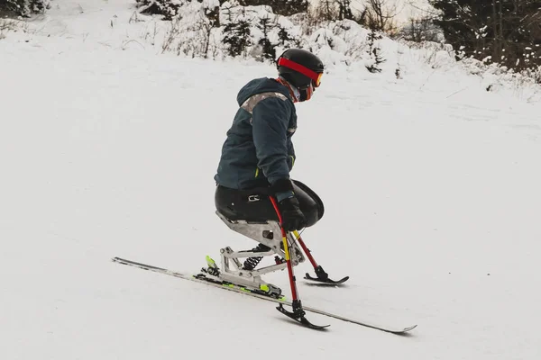 Atleta Com Membros Incapacitados Ausentes Correndo Evento Esqui Mono Para — Fotografia de Stock
