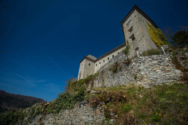 Slovenya Nın Kolpa Kenti Yakınlarındaki Kostel Köyünde Açık Mavi Gökyüzü — Stok fotoğraf