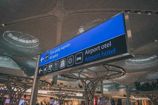 Istanbul Turchia 2019 Firma Cancelli Hotel Aeroportuali Nell Aeroporto Havalimani — Foto Stock