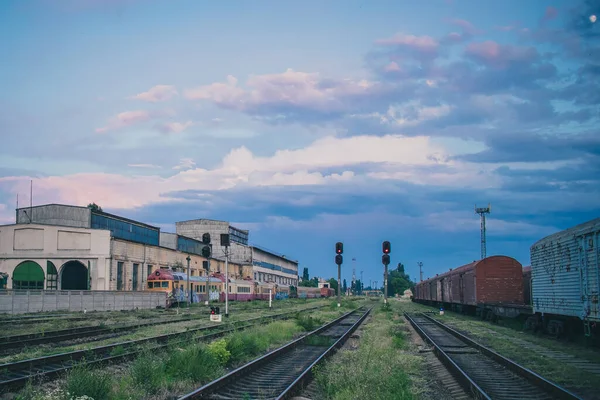 Lontano Lato Della Stazione Ferroviaria Chisinau Moldavia Una Serata Estiva — Foto Stock