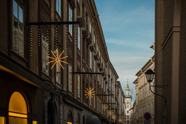 Rathaus Oder Rathaus Von Salzburg Ist Ende Einer Belebten Stadtstraße — Stockfoto