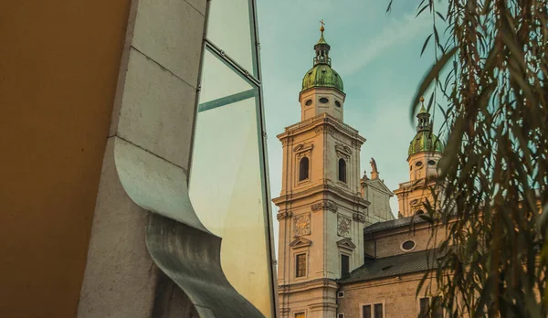 Südlicher Glockenturm Des Salzburger Doms Einem Sonnigen Herbsttag Den Späten — Stockfoto