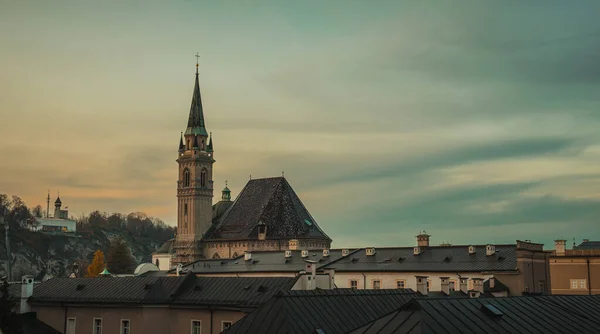 Luftaufnahme Der Salzburger Franziskanerkirche Von Der Burg Hohensalzburg Salzburg Österreich — Stockfoto