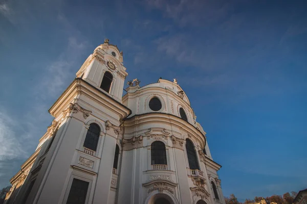 Fassade Der Kollegienkirche Salzburg Blickt Einem Trüben Grauen Herbsttag Von — Stockfoto