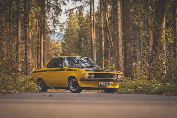 Brnik Slovenia 2019 Vintage Opel Manta Car Street Autumn Forest — 스톡 사진