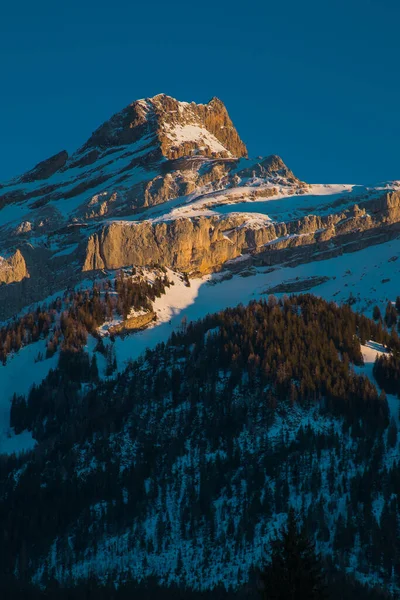 Gyönyörű Kora Téli Panoráma Oldenhorn Hegy Felett Les Diablerets Falu — Stock Fotó