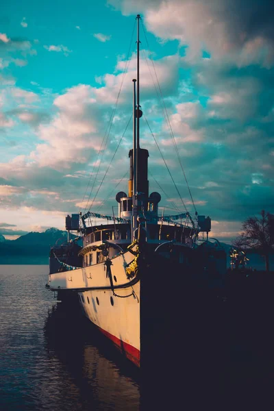 Vorderansicht Eines Alten Dampfschiffes Aus Dem Frühen Jahrhundert Das Hafen — Stockfoto