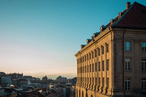 Sonnenbeleuchtetes Haus Älteren Ursprungs Klassisches Haus Zentrum Von Lausanne Schweiz — Stockfoto