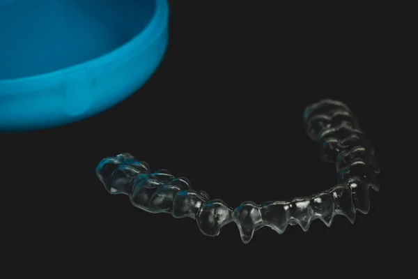 Orthodontic Retainer Made Transparent Plastic Isolated Wblack Retainer Aligning Teeth — Stock Photo, Image