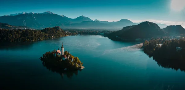 Foto Aérea Drone Del Lago Bled Isla Con Iglesia Una — Foto de Stock