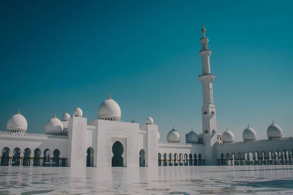 Знаменитая Мечеть Шейха Заида Абу Даби Видом Самую Большую Мечеть — стоковое фото