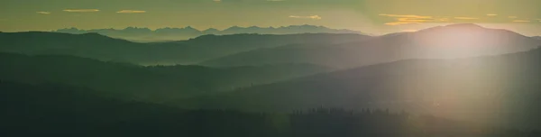 Belo Nascer Sol Montanha Ochodzita Com Vista Para Montanhas Beskidy — Fotografia de Stock