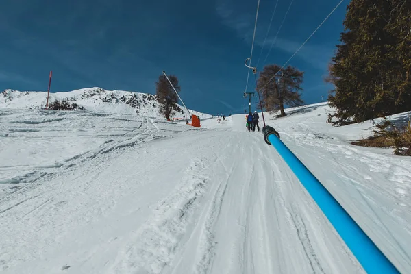 Pov Eerste Persoon Uitzicht Tillen Met Een Skilift Anker Zichtbare — Stockfoto