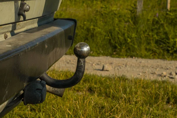 Oude Versleten Sleepknop Haak Een Auto Minivan — Stockfoto