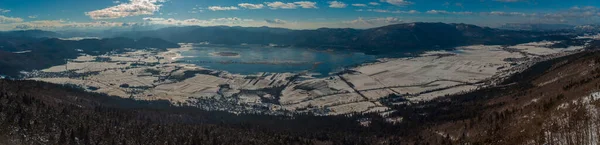 Amplio Panorama Del Lago Cerknica Frío Día Invierno Lago Visible —  Fotos de Stock