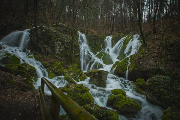 Longa Exposição Foto Magnífica Pitoresca Cachoeira Susec Tempo Inverno Proximidade — Fotografia de Stock