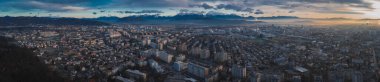 Siska 'nın sabah manzarası, Ljubljana' nın kuzeybatıya bakan bir banliyösü..