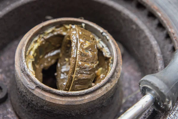 Retiro Del Cojinete Rueda Delantera Automóvil Pasajeros Sucio Rodamiento Ruidoso — Foto de Stock