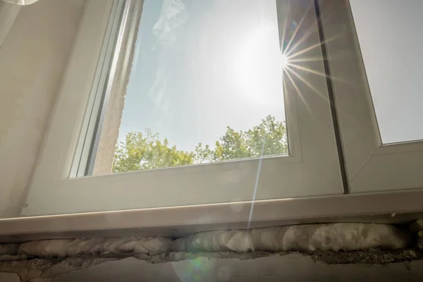 Detail Poliurethane Expanding Foam Used Fixing Window Ledges Marble Shelves — Stockfoto