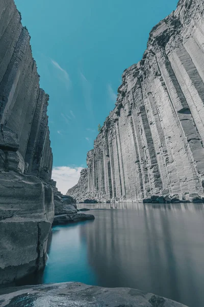 Incredibile Canyon Studlagil Con Alte Colonne Basalto Islanda Una Giornata — Foto Stock