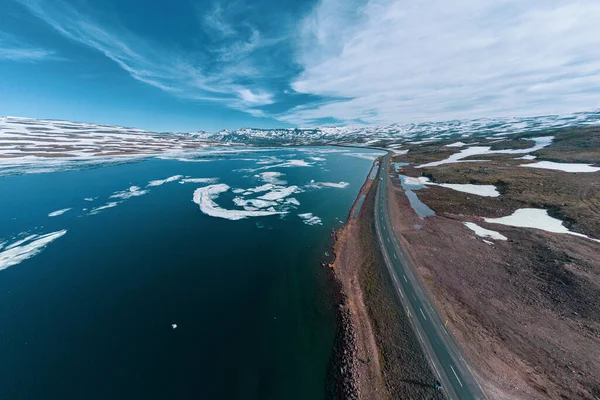 Αεροφωτογραφία Drone Της Λίμνης Heidharvatn Στην Ανατολική Ισλανδία Παγωμένη Λίμνη — Φωτογραφία Αρχείου