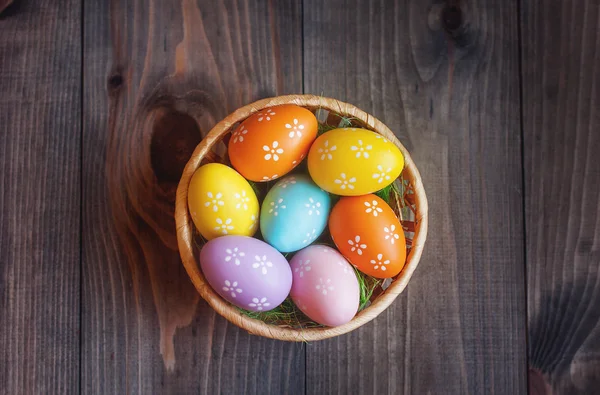 Sepetteki Paskalya yumurtaları