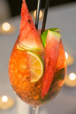 Kırmızı karpuz kokteyl