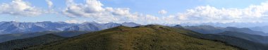 zinciri. Yaz manzara. panorama.
