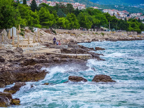 Хвилі Пляжі Бухтами Каменями Хорватії — стокове фото