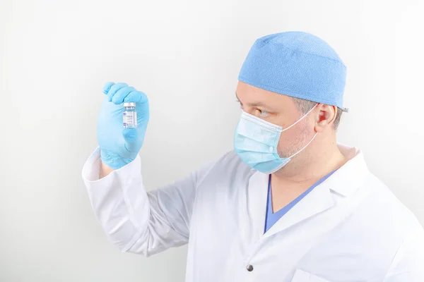 Rus koronavirüs aşısı olan doktor 