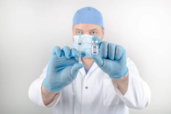 Rus koronavirüs aşısı olan doktor 