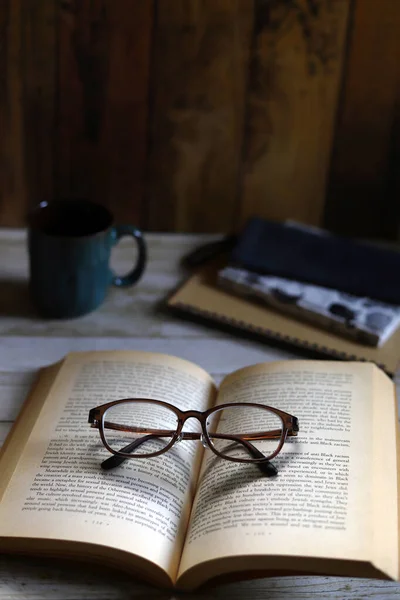 Paperback Book Eye Glasses Reading While Drinking Coffee Relaxing Time — Stock Photo, Image