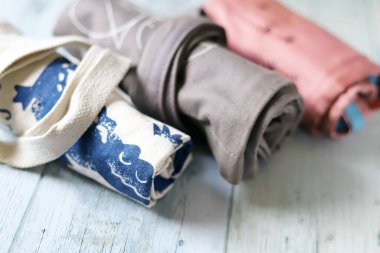 Çeşitli alışveriş çantaları, çantalarım.