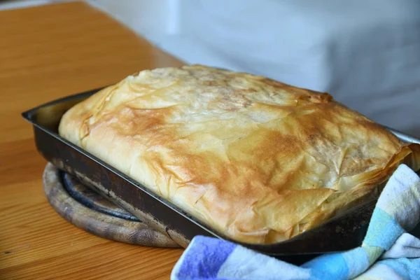 Pastel Casero Caliente Gibanica Pita Mesa Madera Con Espacio Copia — Foto de Stock