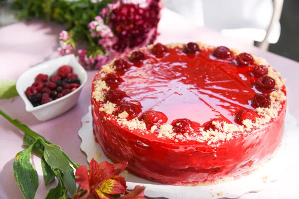 Köstlicher Orangenkuchen Mit Zuckerguss Und Dekoration Aus Frischen Orangenfrüchten Und — Stockfoto