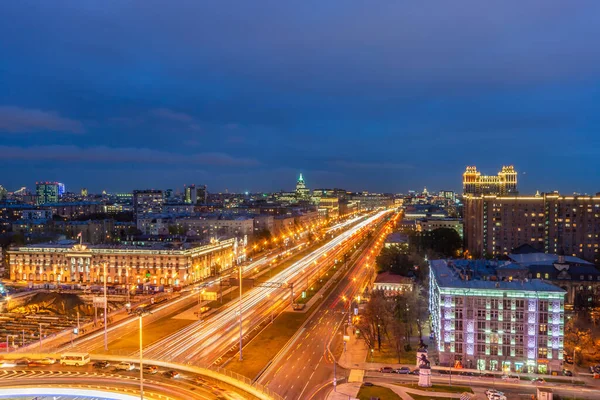 Dynamodistriktet Storstadsljus Leningrad Aveny Med Ljusa Nattljus Spår — Stockfoto