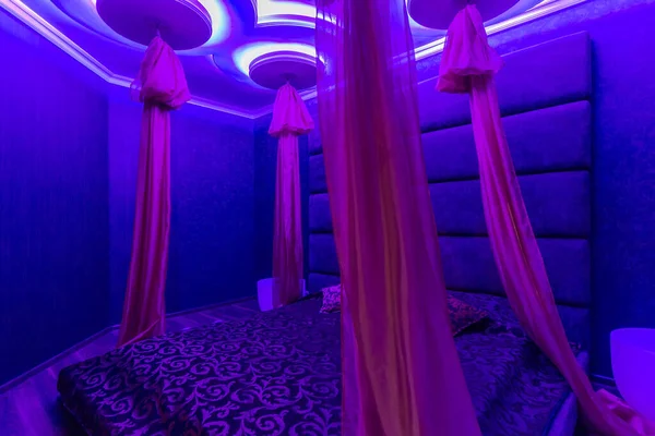 Romantisk Lounge Violett Ljus Färg Orientalisk Stil Och Baldachin — Stockfoto