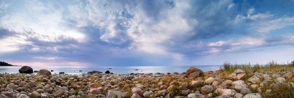 Rocky shores at the see — Stock Photo, Image