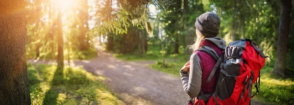 Woman hiking and going camping in nature — Stock Photo, Image