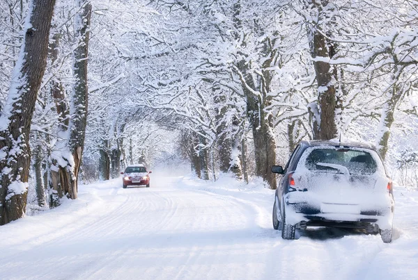 Gränd i snöiga morgon — Stockfoto